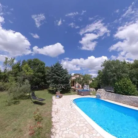 Relaxing Pool House The Zen 4* Barban